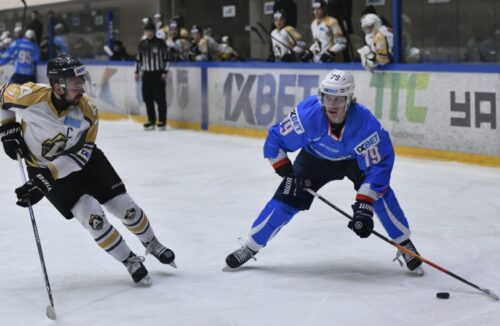 Фото: павлодарские хоккеисты уступили гостям из Алматы