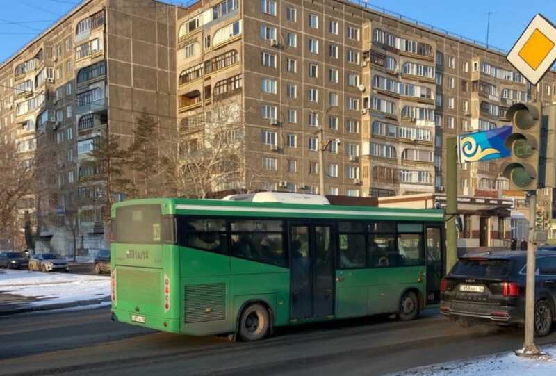 Из-за аварии на водопроводе в Павлодаре изменили схему движения автобуса № 126