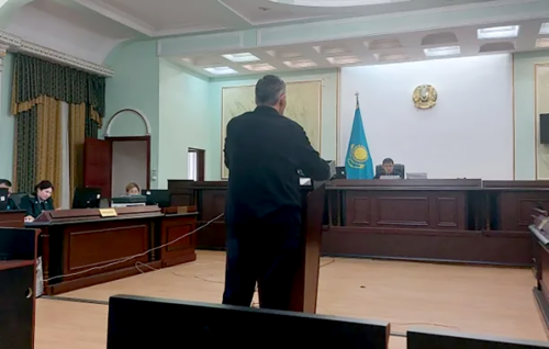 Бывший главком Нацгвардии заступился за зама, сидящего на скамье подсудимых