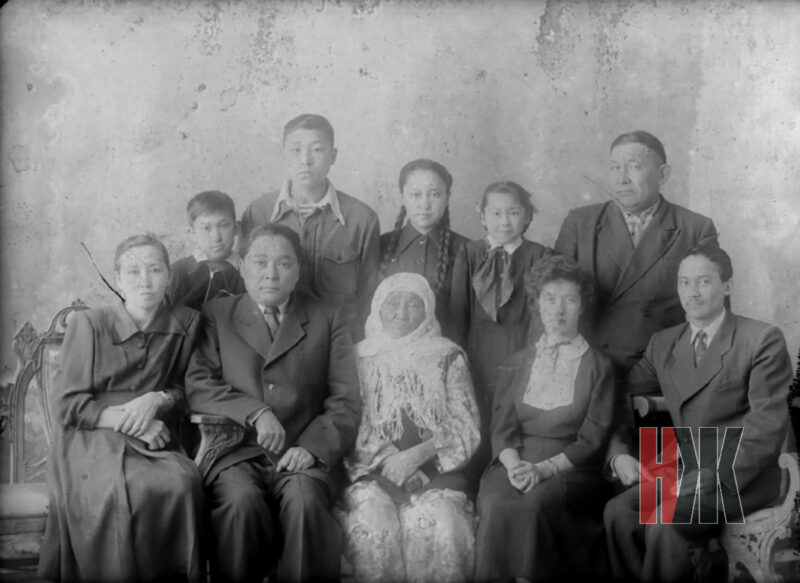 Тайны прошлого или тихая сенсация в Павлодаре: тысячи неизвестных фото восстановили в музее Багаева ﻿