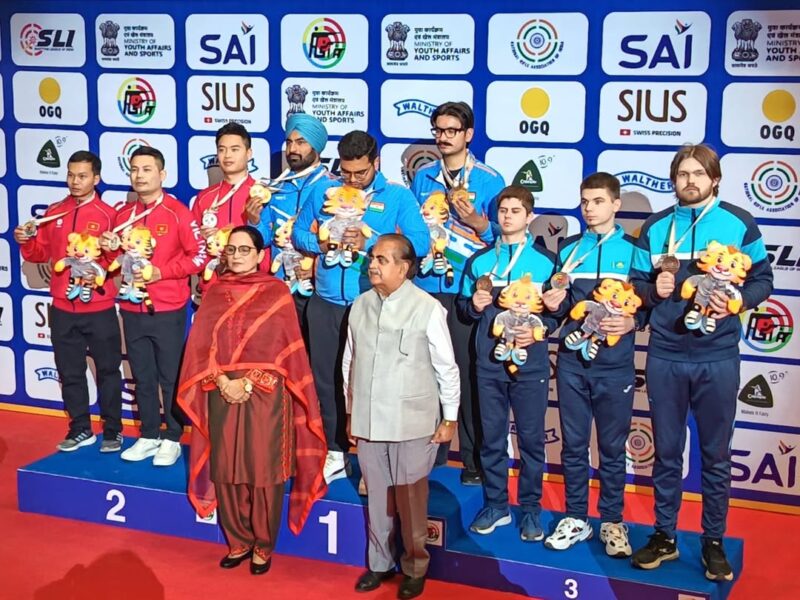 Стрелок из Павлодара завоевал вторую бронзу на турнире в Индии