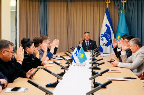 В Центральном офисе Демократической партии «Ак жол» состоялось совместное заседание президиума Нацсовета и парламентской фракции