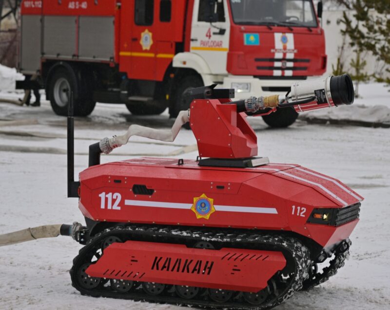 В Павлодарском ДЧС разработали пожарного робота