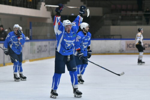 Фото: победный матч павлодарских хоккеистов