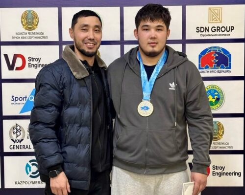 Павлодарский борец завоевал серебро на чемпионате РК