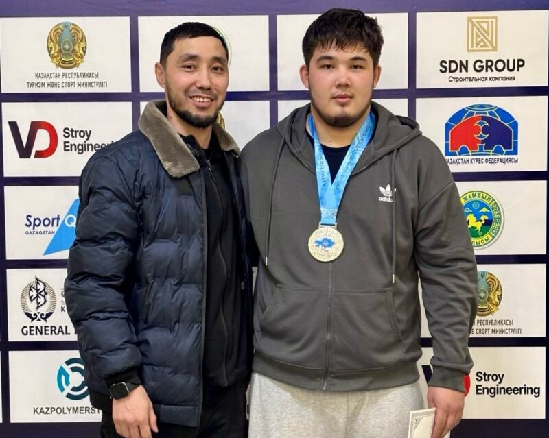 Павлодарский борец завоевал серебро на чемпионате РК
