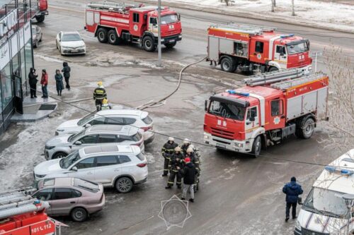 На Сатпаева в Павлодаре загорелся пристроенный к пятиэтажке склад