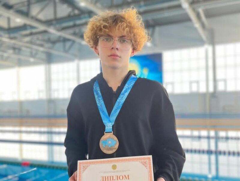 Павлодарский пловец завоевал две медали на республиканском турнире