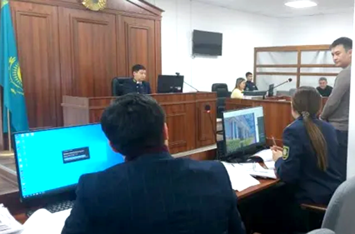 В суде над братом прокуроров у присяжных и спросить оказалось нечего