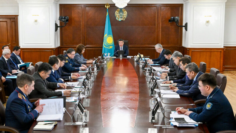 «Закон и Порядок» – основополагающий принцип новой Конституции: Олжас Бектенов провел заседание МВК по профилактике правонарушений