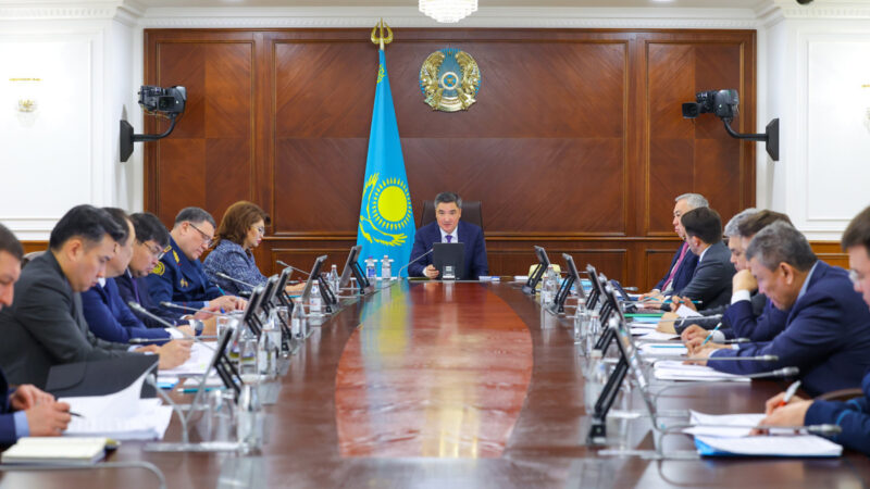 Олжас Бектенов провел заседание МВК по профилактике правонарушений – рассмотрены меры дорожной безопасности
