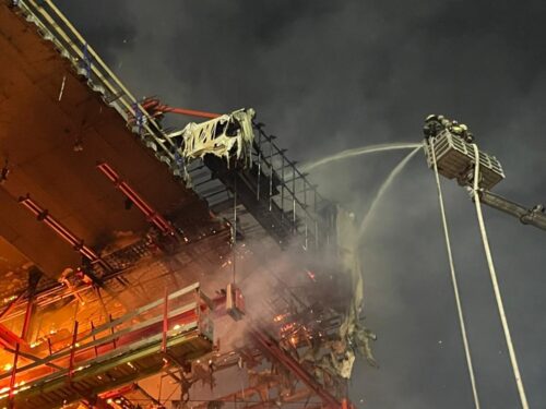 Медики рассказали о состоянии пострадавшего при пожаре на строящемся мосту в Павлодаре