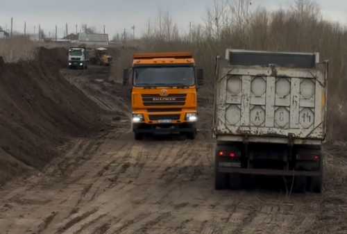 Паводок: в пригородных селах Павлодара укрепляют земляные насыпи  