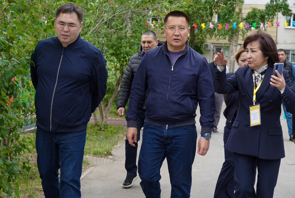 Асаин Байханов проверил ход благоустройства Павлодара