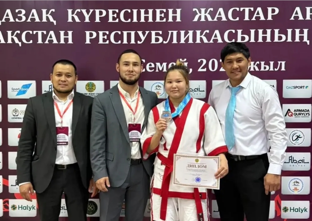 Павлодарская спортсменка завоевала бронзу чемпионата РК по борьбе