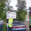 Экибастузец решил сэкономить и просто нарисовал госномера