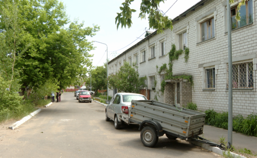 Двор в подарок