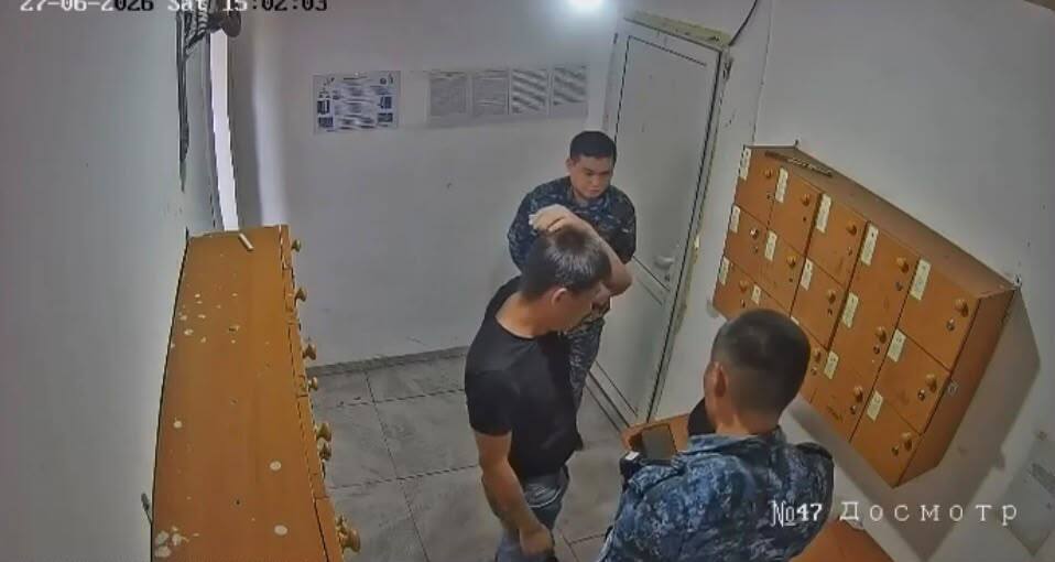 Осужденный пытался пронести в колонию Экибастуза телефоны