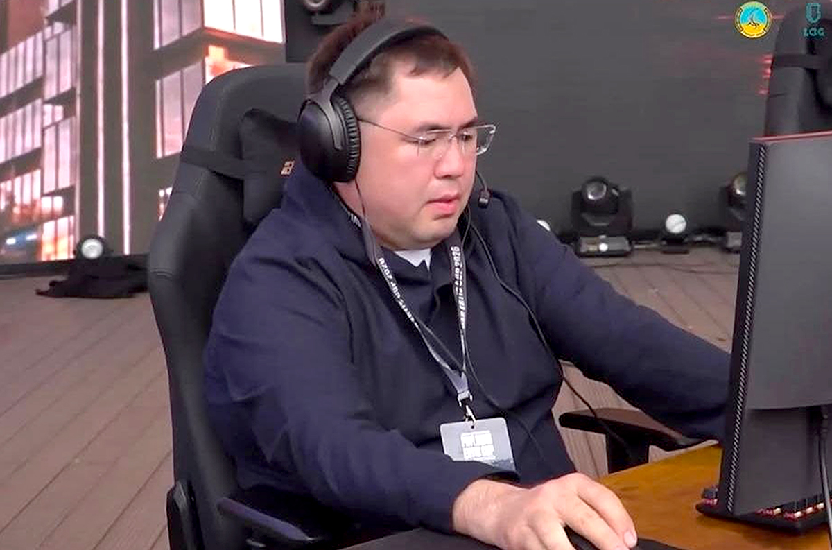 Павлодарцы против всех: музыкальные профи и аким города сразились в Counter-Strike c профи киберспорта