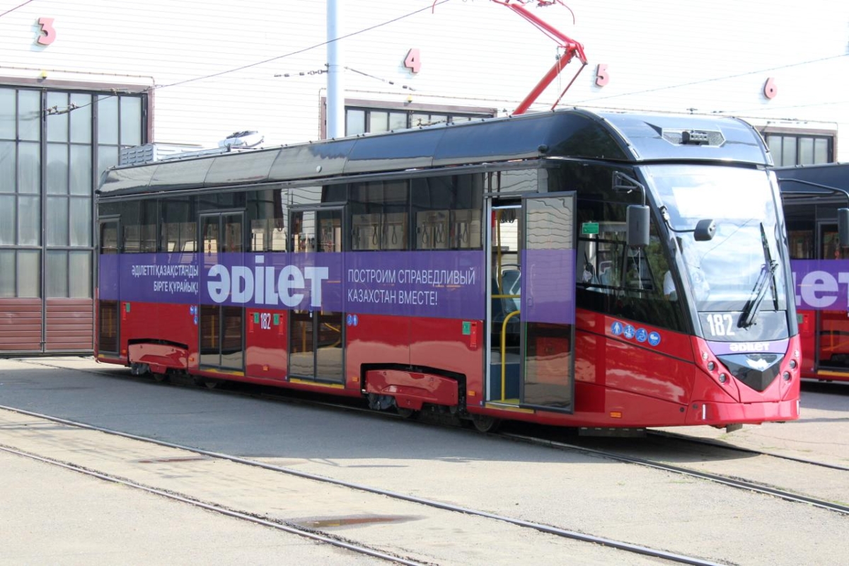 В Павлодаре пассажиры смогут узнать о программе «Әділетті болашақ үшін» прямо в трамваях
