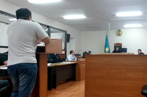Как пугали на суде статиста, съевшего маковый тортик