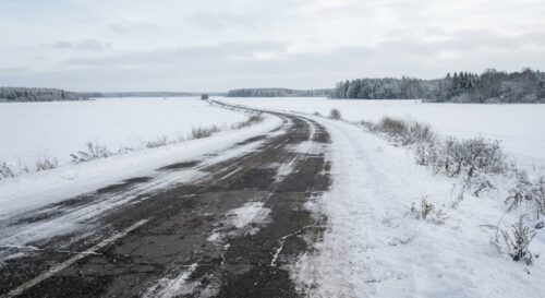 Снегозащитные щиты установили на павлодарских трассах