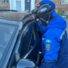 В Павлодаре двухлетний ребенок случайно заперся в машине: на помощь пришли спасатели